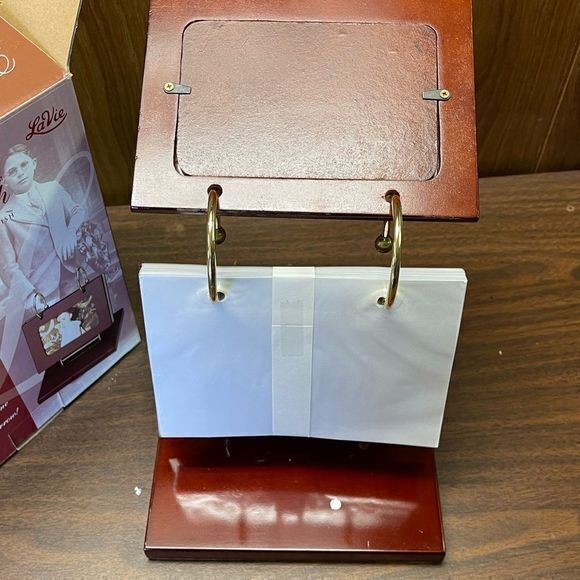 NWT Lavie Desk Top Photo Flip Mahogany Finish Frame Front 3.5" X 5 " or 4"‎ X 6" - Picture 3 of 5